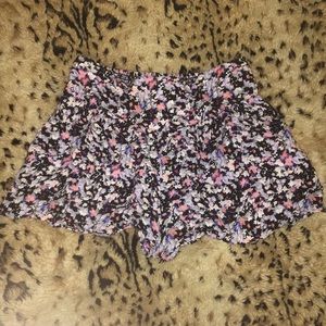 Floral flowy shorts